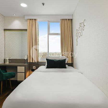 Meadow By Kozystay - Newly Renovated - Kebon Jeruk จาการ์ตา ภายนอก รูปภาพ